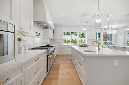 690 Windsor Road E, North Vancouver, BC 