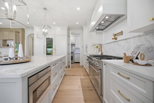 690 Windsor Road E, North Vancouver, BC 