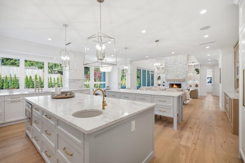 690 Windsor Road E, North Vancouver, BC 