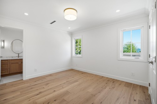 690 Windsor Road E, North Vancouver, BC 
