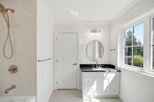 690 Windsor Road E, North Vancouver, BC 