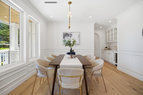 690 Windsor Road E, North Vancouver, BC 