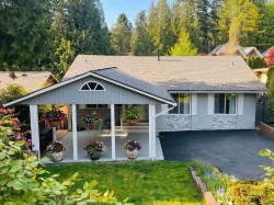 6430 Fox Street  West Vancouver, BC V7W 2C4