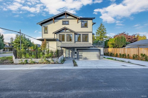 4-11384 207 Street  Maple Ridge, BC V2X 1W6