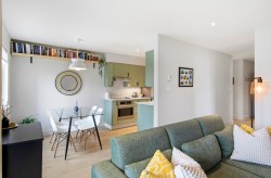 304-1825 8th Avenue W Vancouver, BC V6J 1V9