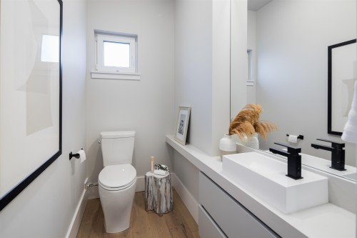 1341 21St Avenue E, Vancouver, BC 