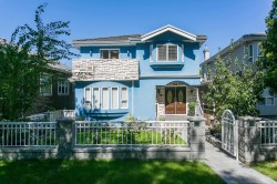 915 23rd Avenue E Vancouver, BC V5V 1Y6