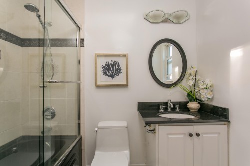 915 23Rd Avenue E, Vancouver, BC 