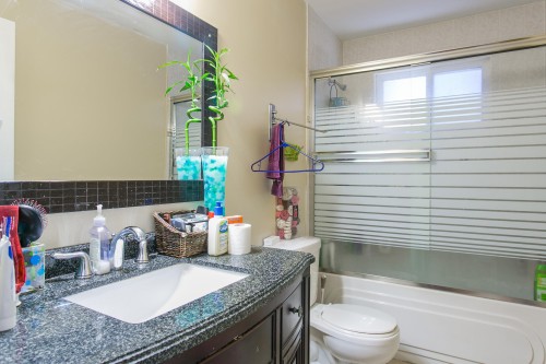 915 23Rd Avenue E, Vancouver, BC 