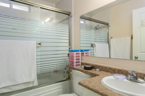915 23Rd Avenue E, Vancouver, BC 