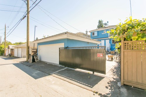915 23Rd Avenue E, Vancouver, BC 