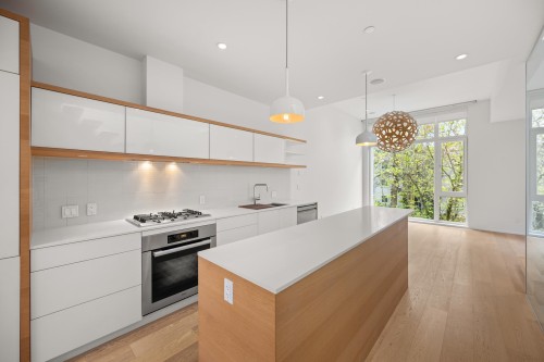 1889 2Nd Avenue W, Vancouver, BC 