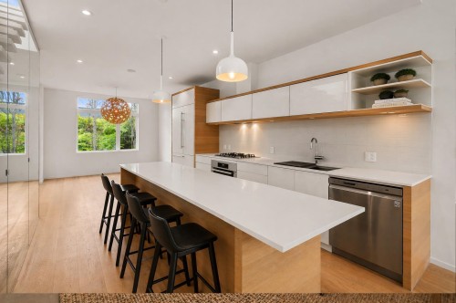 1889 2Nd Avenue W, Vancouver, BC 