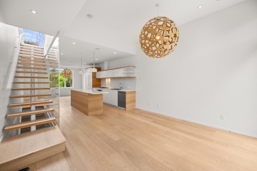 1889 2Nd Avenue W, Vancouver, BC 
