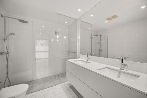 1889 2Nd Avenue W, Vancouver, BC 