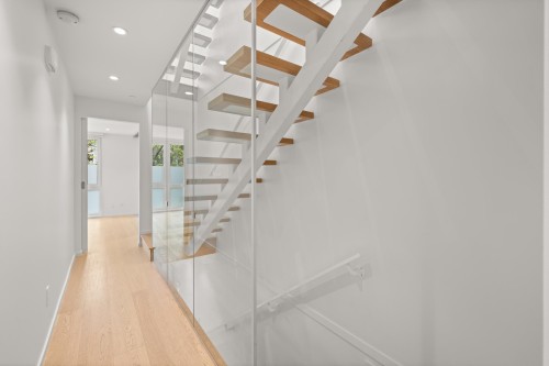 1889 2Nd Avenue W, Vancouver, BC 