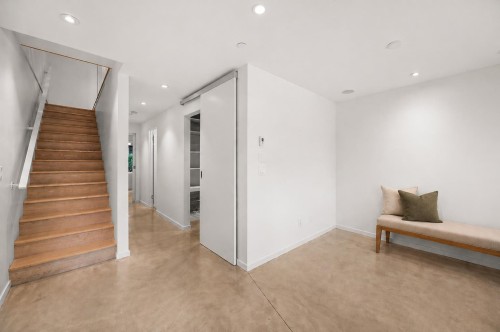 1889 2Nd Avenue W, Vancouver, BC 
