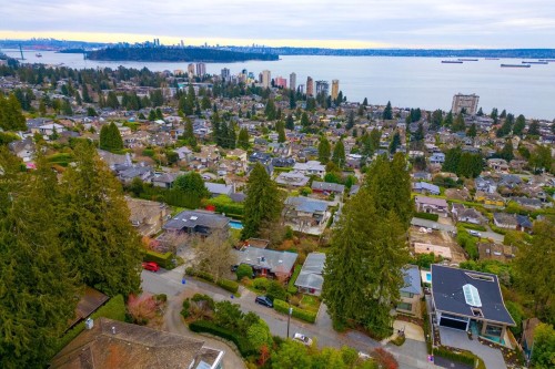 2338 Ottawa Avenue, West Vancouver, BC 