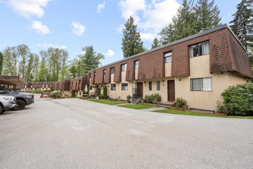 883 Old Lillooet Road  North Vancouver, BC V7J 2H6