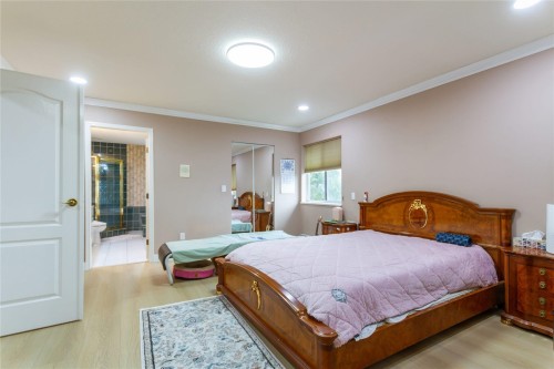 9149 Briar Road, Burnaby, BC - Indoor Photo Showing Bedroom