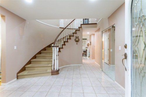 9149 Briar Road, Burnaby, BC - Indoor Photo Showing Other Room