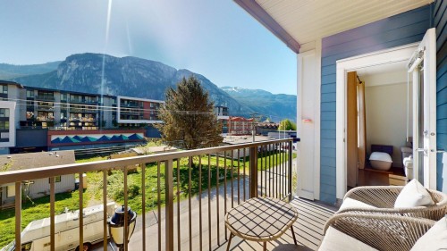 307-1336 Main Street  Squamish, BC V8B 0R2