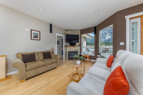 37738 Third Avenue, Squamish, BC 