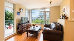 601-9266 University Crescent  Burnaby, BC V5A 4Z1