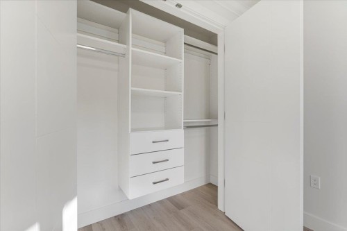 2229 16Th Avenue W, Vancouver, BC 