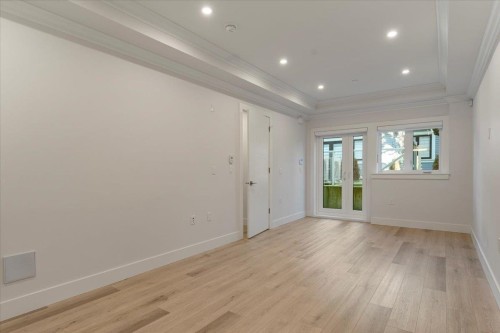 2229 16Th Avenue W, Vancouver, BC 