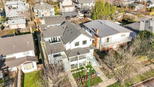 2229 16Th Avenue W, Vancouver, BC 