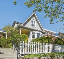 408 2nd Street E North Vancouver, BC V7L 1C8