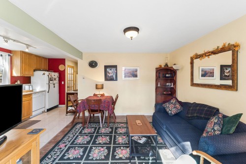 408 2Nd Street E, North Vancouver, BC 