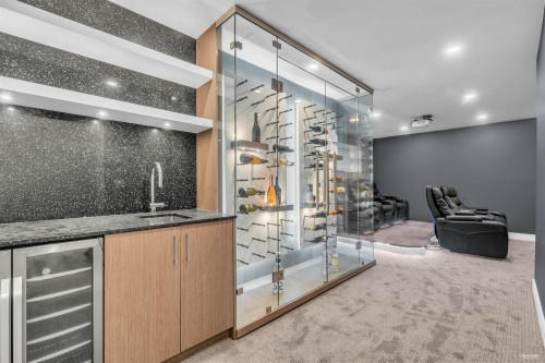 929 Canyon Boulevard, North Vancouver, BC 