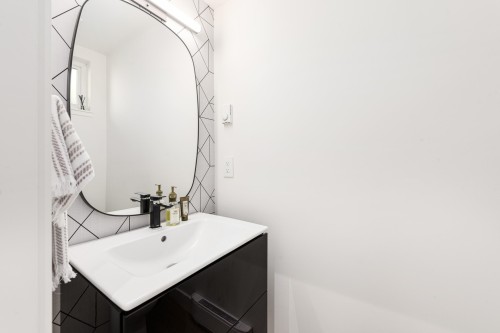 1823 Napier Street, Vancouver, BC 
