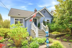 1418 Hamilton Street New Westminster, BC V3M 2N6