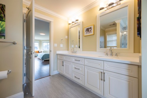 1059 Cornell Avenue, Coquitlam, BC 