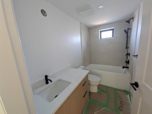 918 16Th Avenue E, Vancouver, BC 