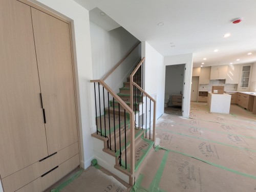 918 16Th Avenue E, Vancouver, BC 