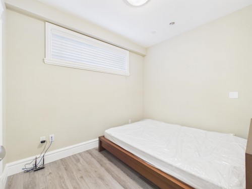 738 54Th Avenue W, Vancouver, BC 