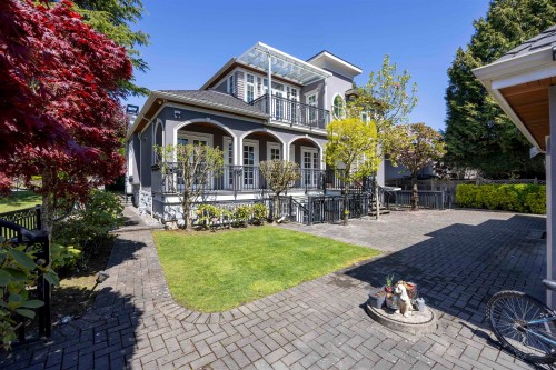 738 54Th Avenue W, Vancouver, BC 