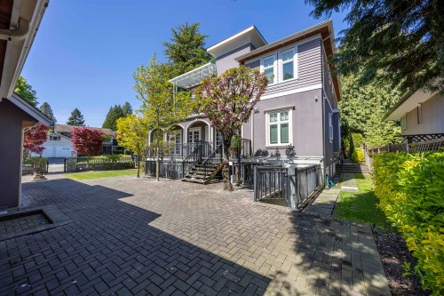 738 54Th Avenue W, Vancouver, BC 