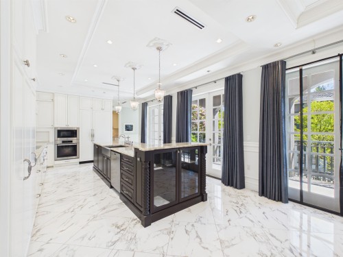 738 54Th Avenue W, Vancouver, BC 