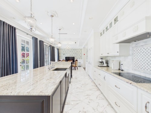 738 54Th Avenue W, Vancouver, BC 