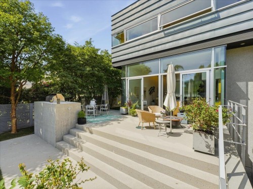 4056 36Th Avenue W, Vancouver, BC 