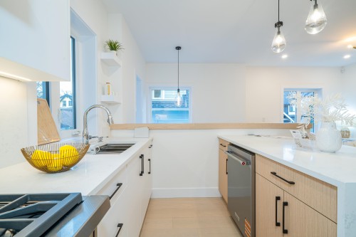 1924 William Street, Vancouver, BC 