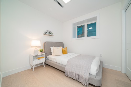 1924 William Street, Vancouver, BC 