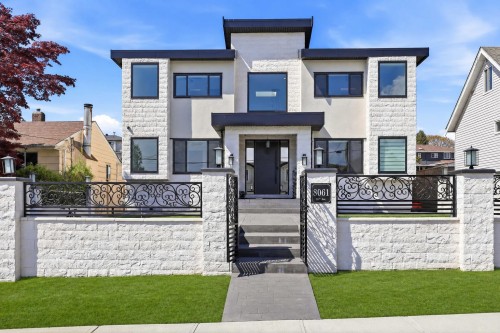 8061 11Th Avenue, Burnaby, BC 