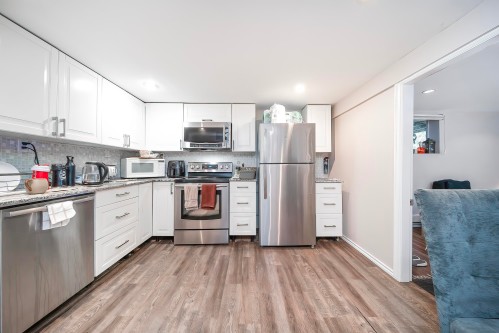 2779 13Th Avenue W, Vancouver, BC 