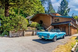 4585 Raeburn Street  North Vancouver, BC V7G 1K3